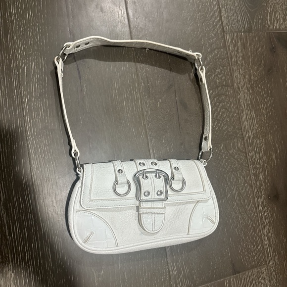 Elegant White Leather Women's Bag - Picture 1 of 3